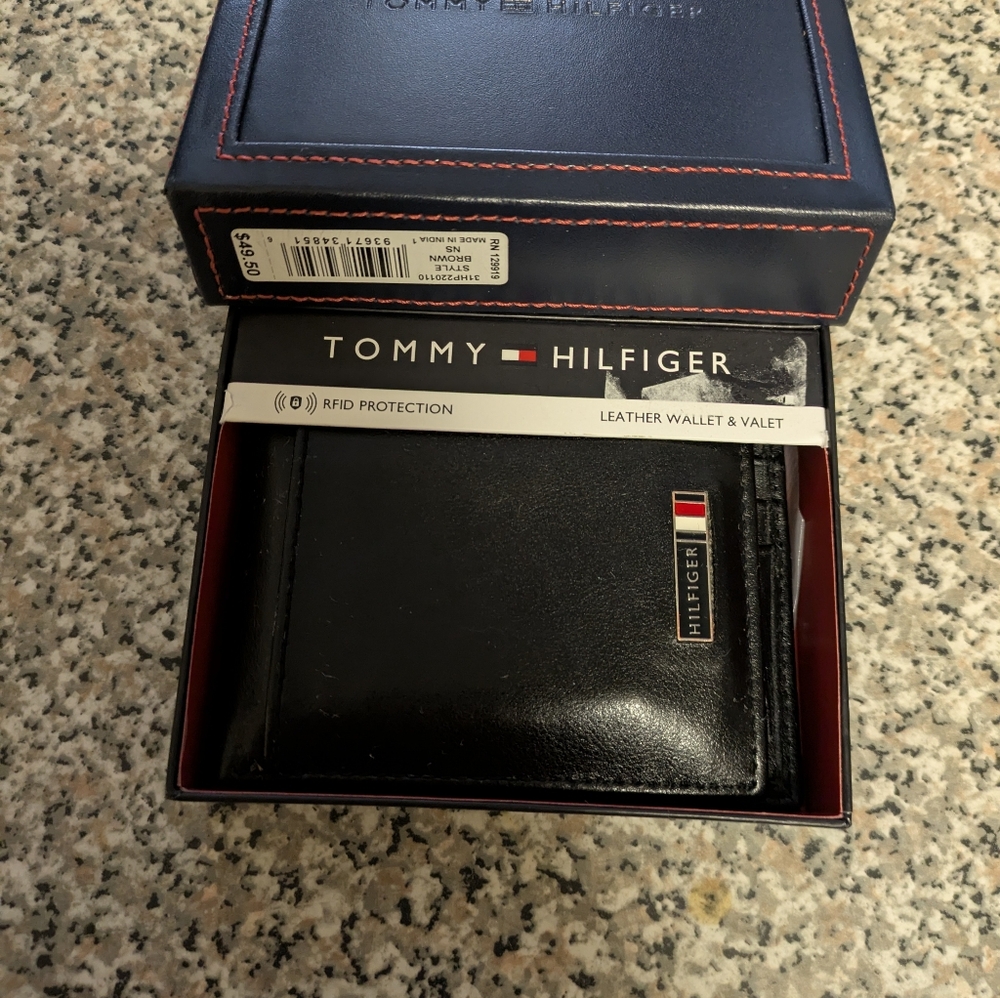 Genuine leather Tommy Hilfiger wallet